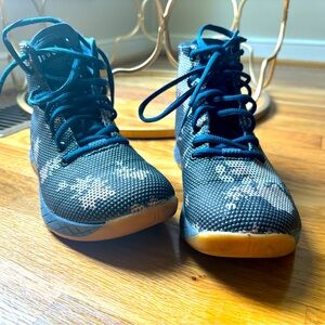 NOBULL floral hightops. In great condition. Barely used. Size 7.